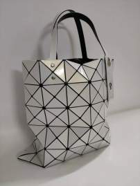 Picture of Issey Miyake Handbags _SKUfw155082106fw